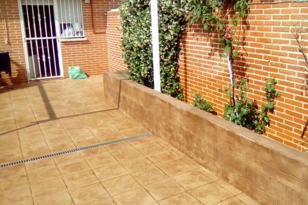 Hormigón impreso para entrada de casa · HIN Hormigón Impreso Navarra