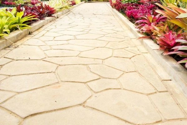 Hormigón impreso para entrada y jardín · HIN Hormigón Impreso Navarra