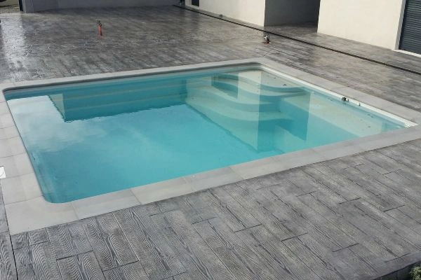Piscinas con hormigón impreso en Pamplona